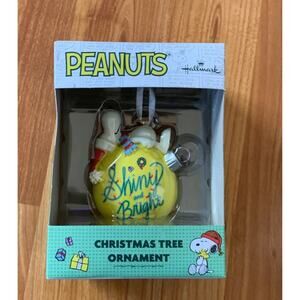 Hallmark Peanuts‎ Snoopy Christmas Tree Ornament New condition